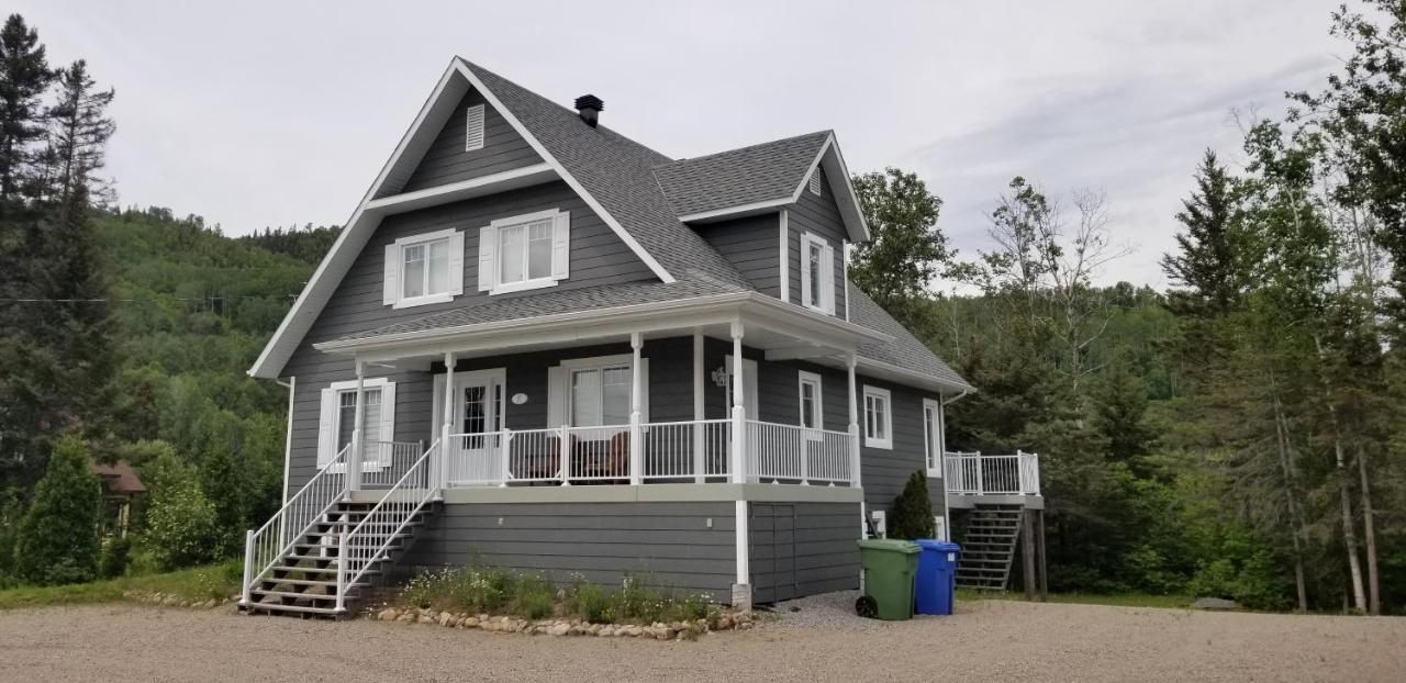 Condo-chalet de la Vallée d'Édouard LʼAnse-Saint-Jean Exterior foto